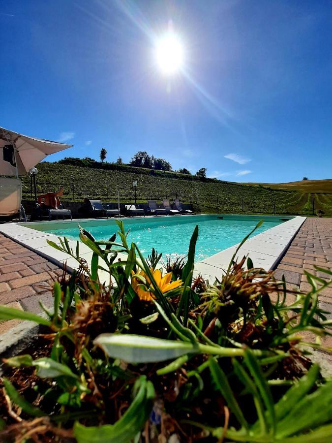 Agriturismo "Veritas" Bed & Wine Casaleggio Boiro Luaran gambar