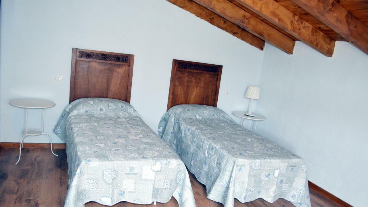 Agriturismo "Veritas" Bed & Wine Casaleggio Boiro Luaran gambar
