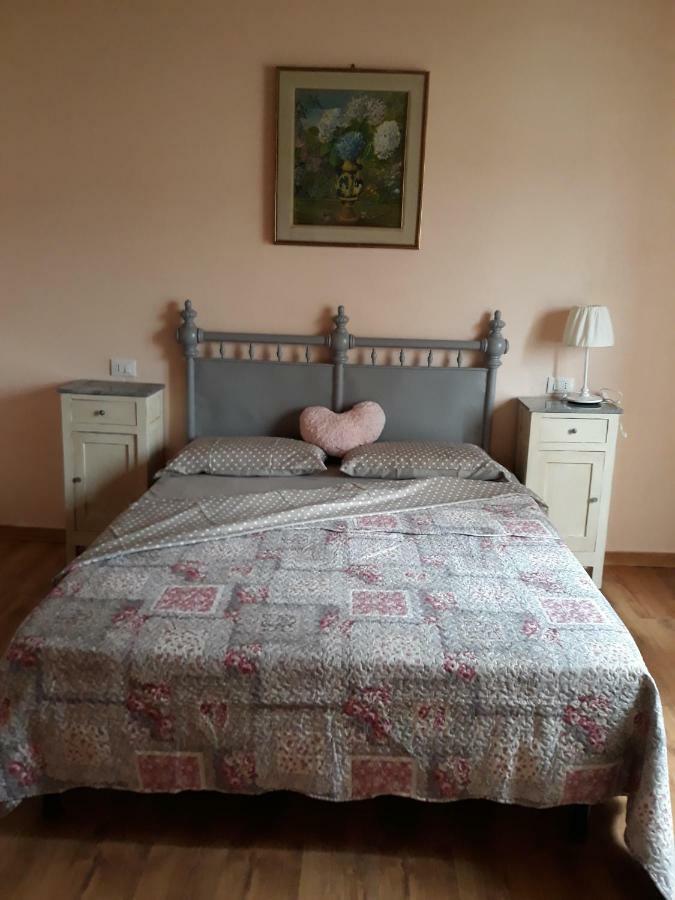 Agriturismo "Veritas" Bed & Wine Casaleggio Boiro Luaran gambar