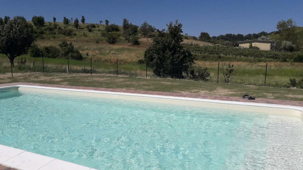 Agriturismo "Veritas" Bed & Wine Casaleggio Boiro Luaran gambar