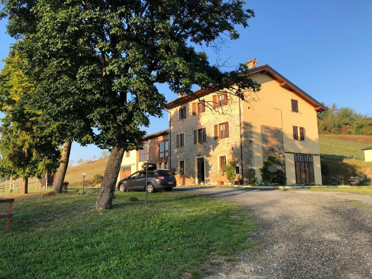 Agriturismo "Veritas" Bed & Wine Casaleggio Boiro Luaran gambar
